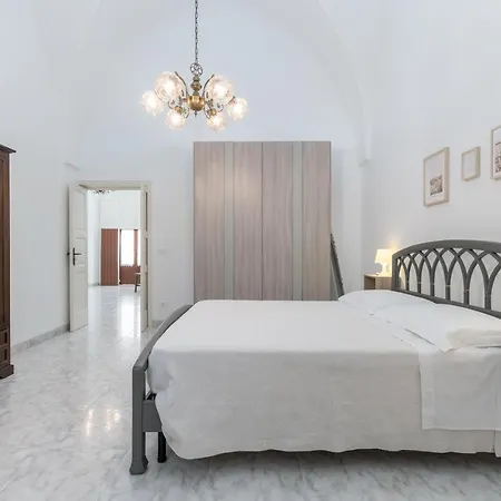Daire Marietta House *